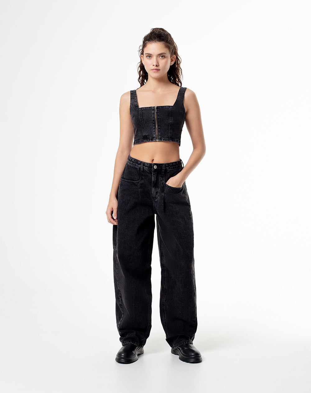 Crop top slim denim negro mujer