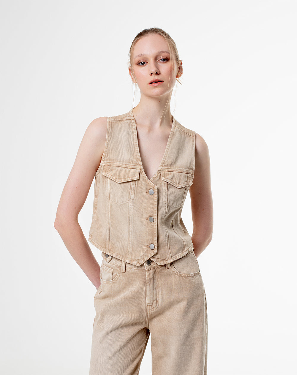 Chaleco crop denim habano mujer