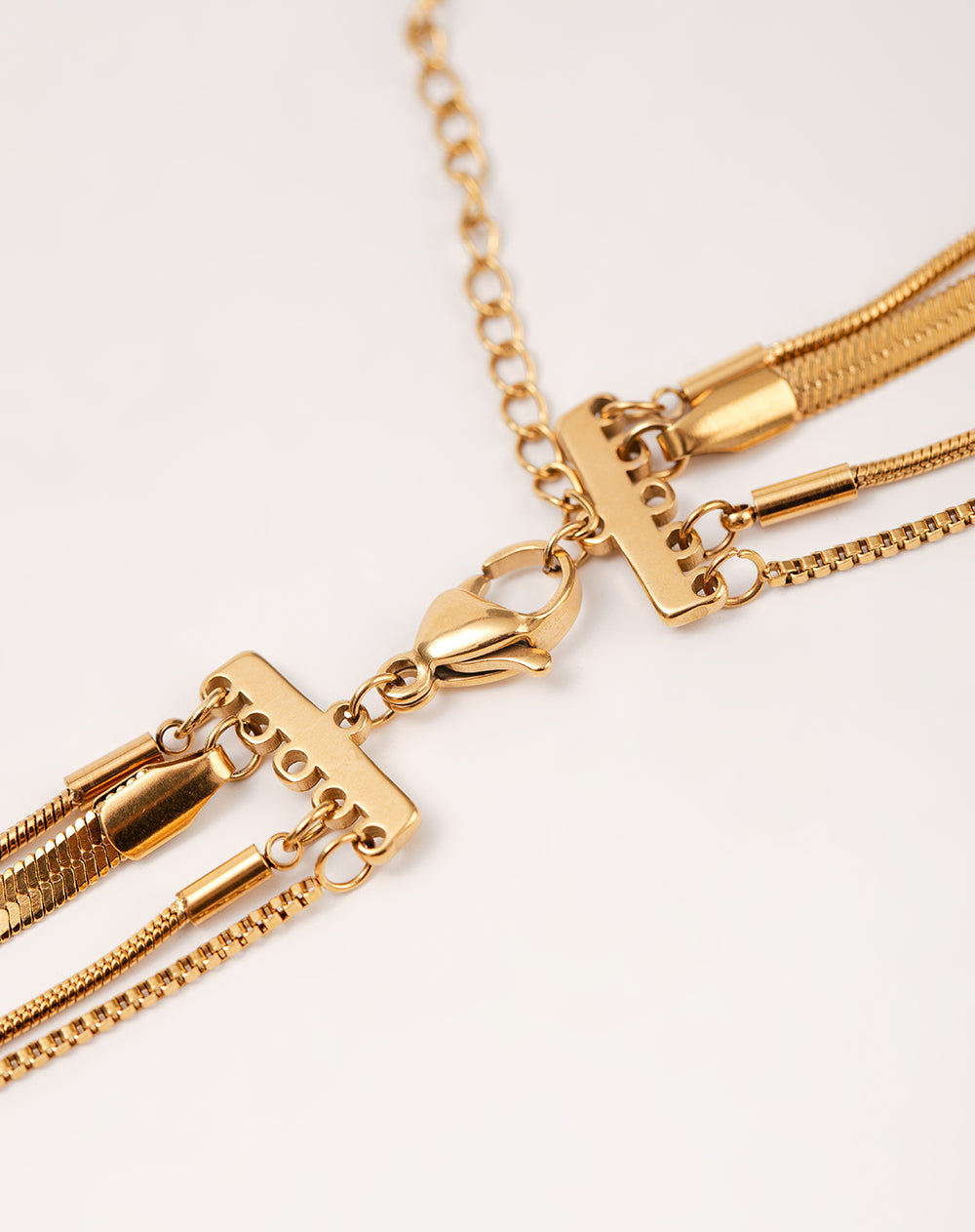 Collar multicadena dorado