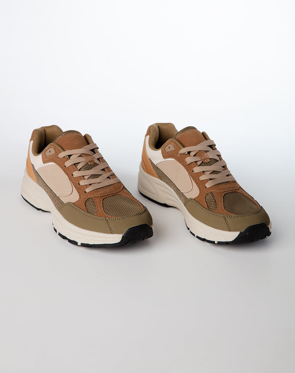 Tenis deportivos café hombre