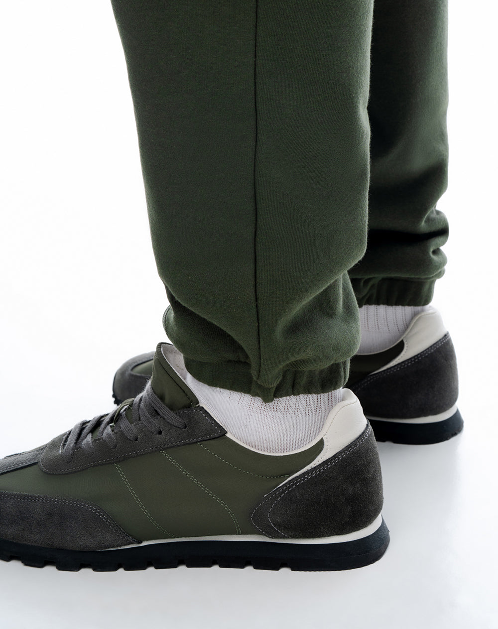 Jogger regular tiro medio verde hombre