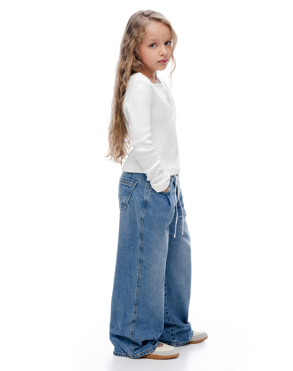 Pantalón loose tiro medio índigo niña