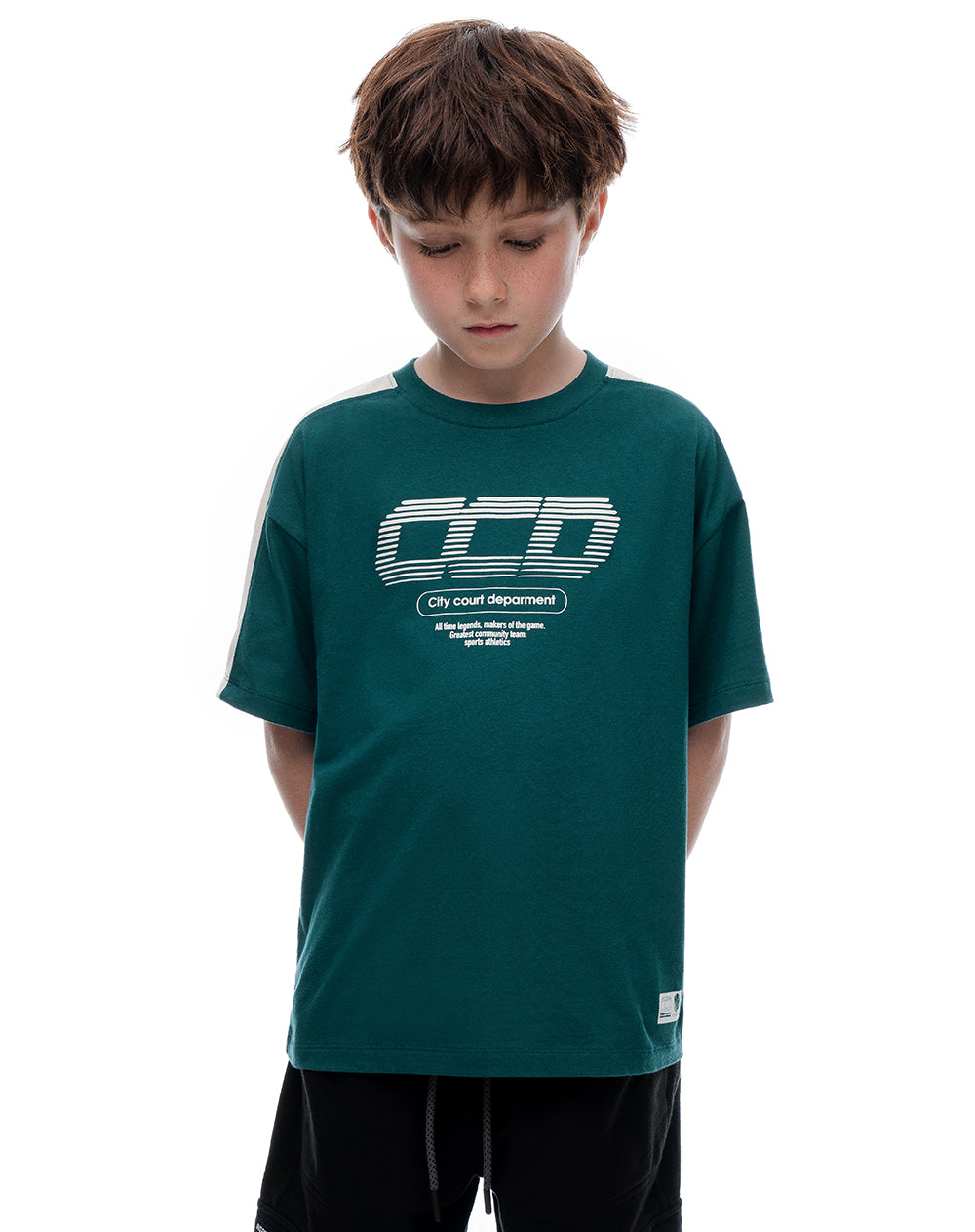 Camiseta regular manga corta verde niño