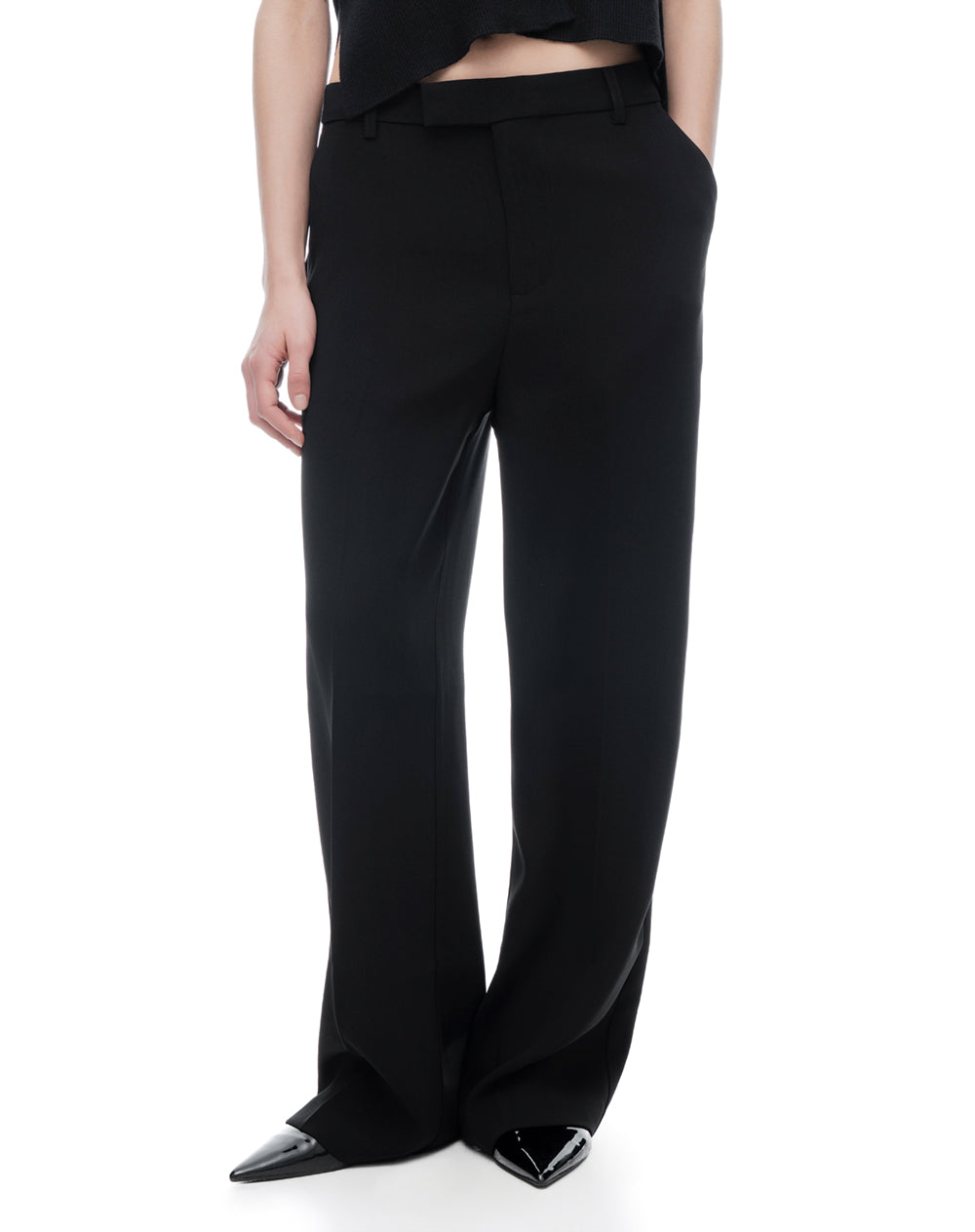 Pantalón regular tiro medio negro mujer