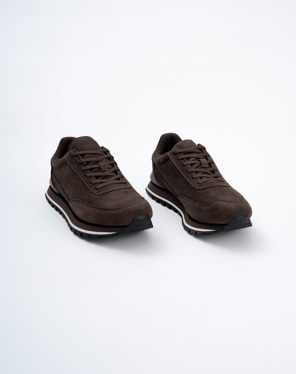 Tenis café hombre