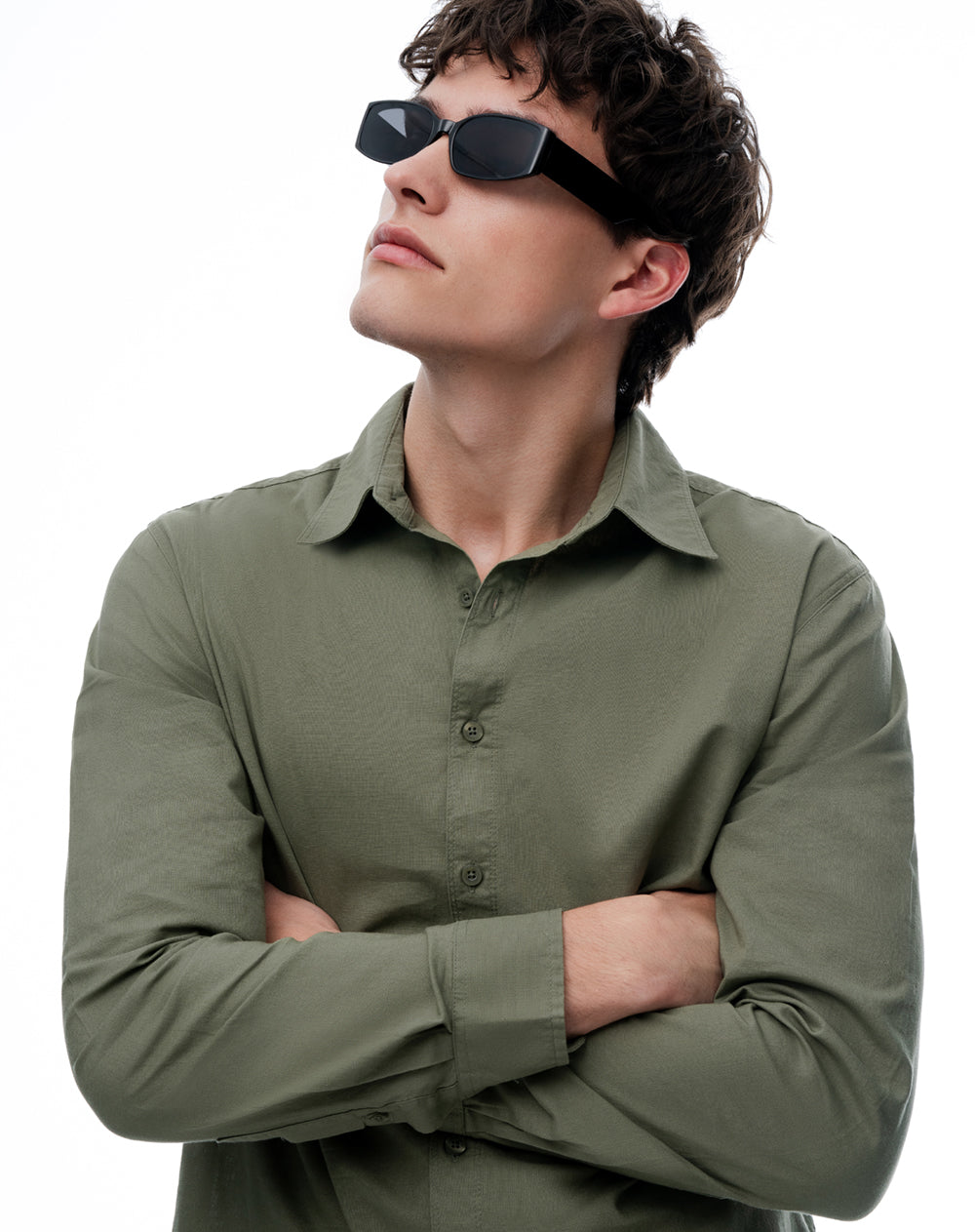 Camisa regular manga larga verde oliva hombre