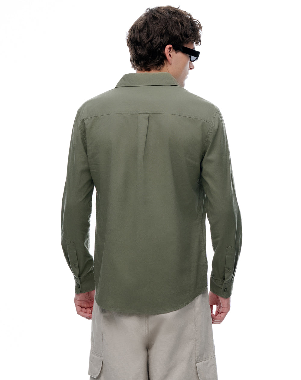 Camisa regular manga larga verde oliva hombre