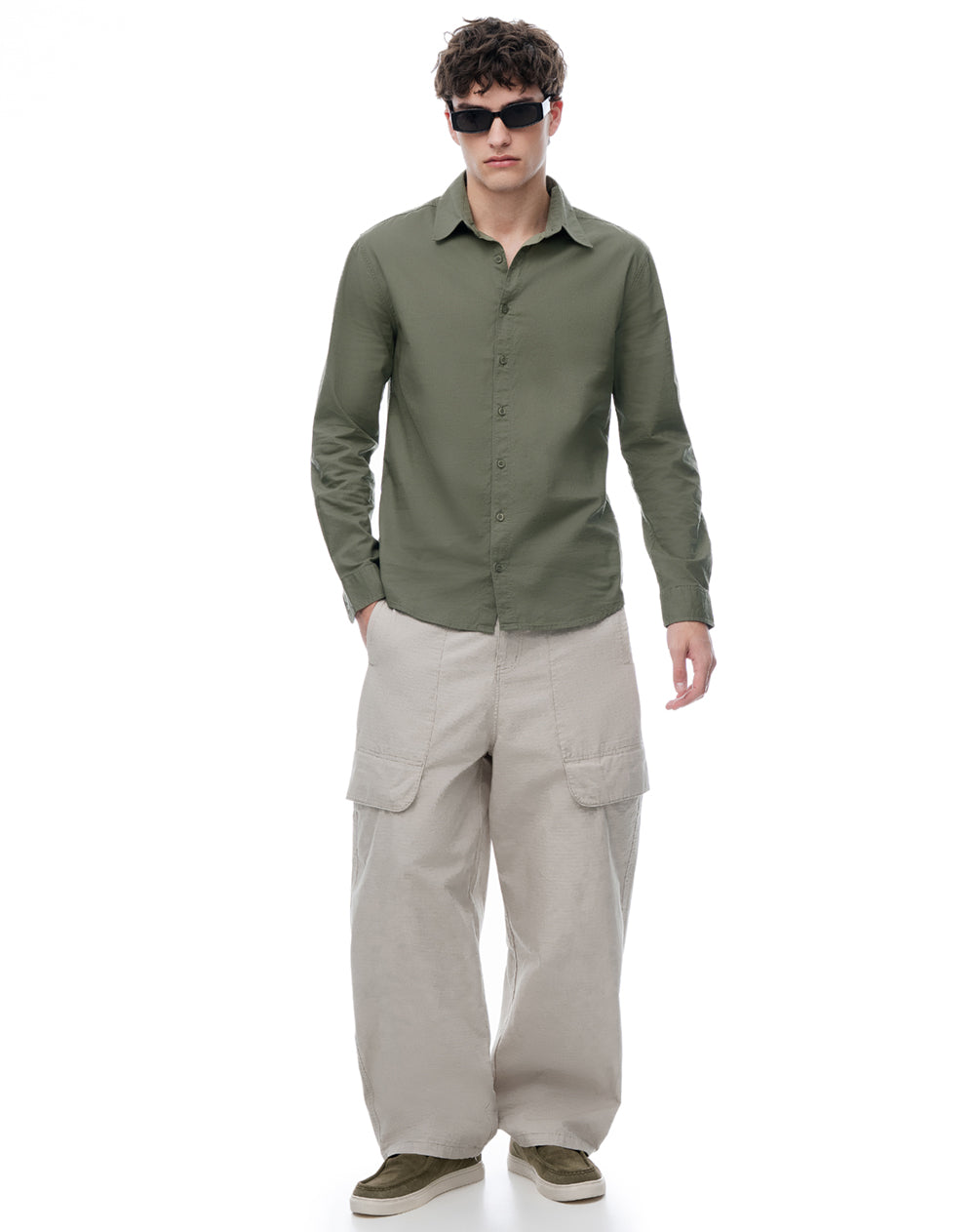 Camisa regular manga larga verde oliva hombre