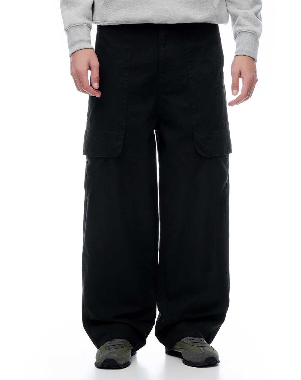Pantalón regular negro hombre