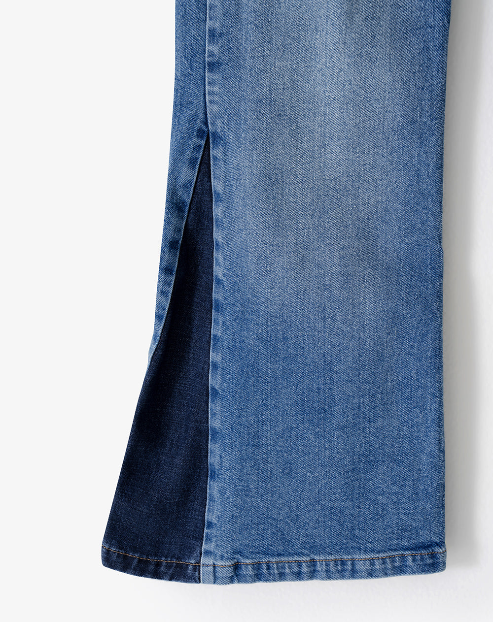 Jean flare fit tiro medio índigo