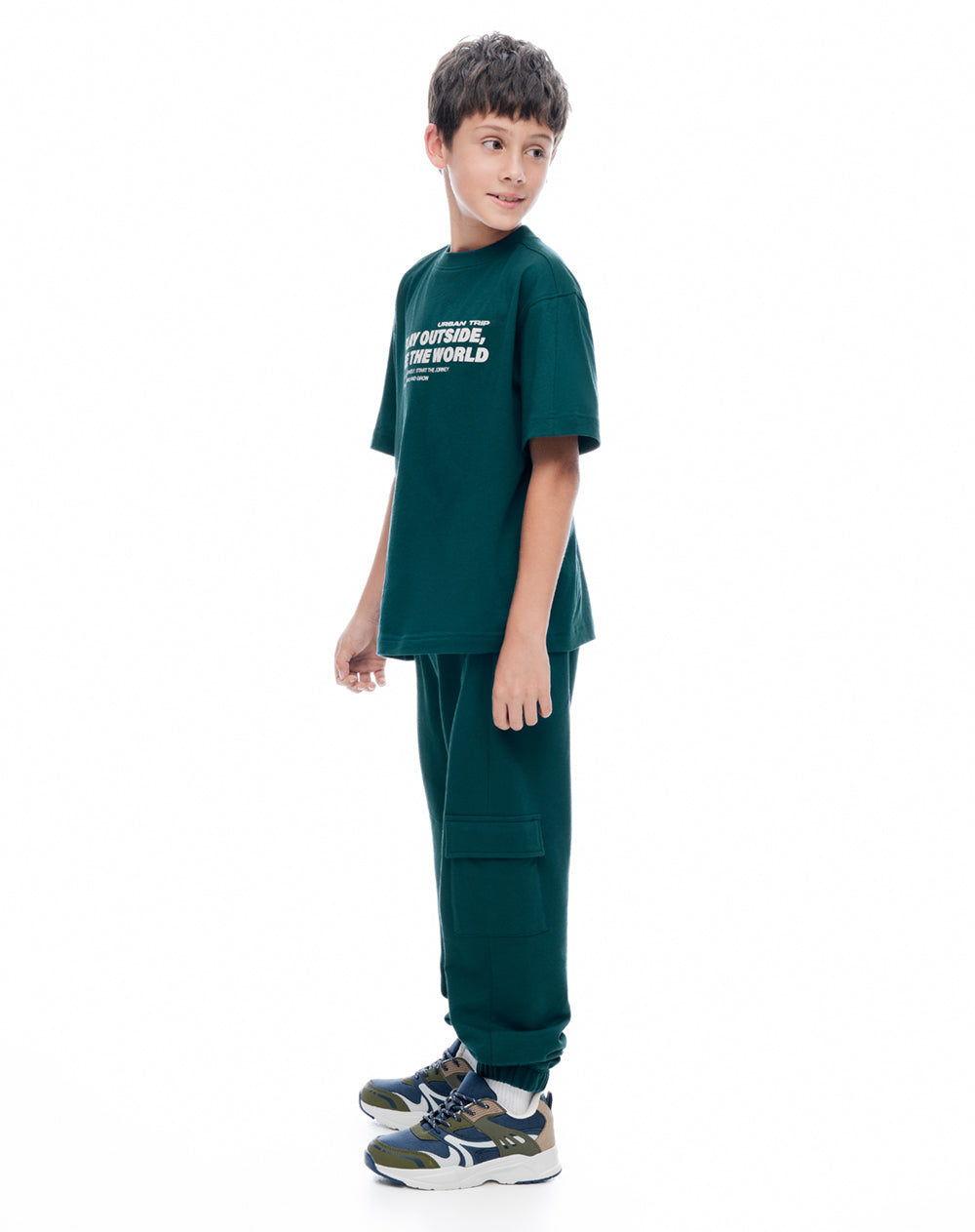 Conjunto pantalon largo camiseta verde niño