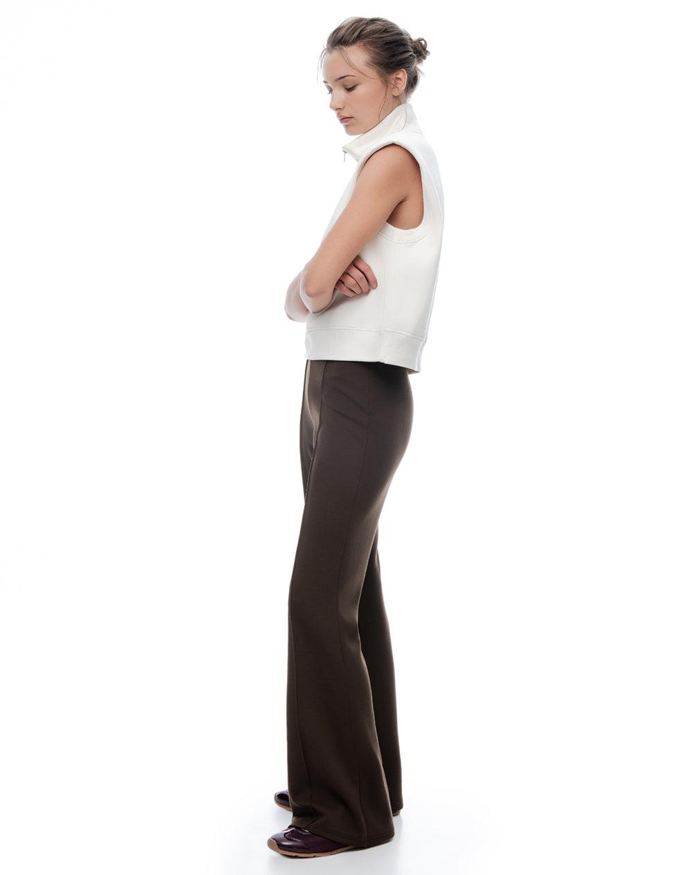 Pantalón tiro medio bota campana chocolate mujer