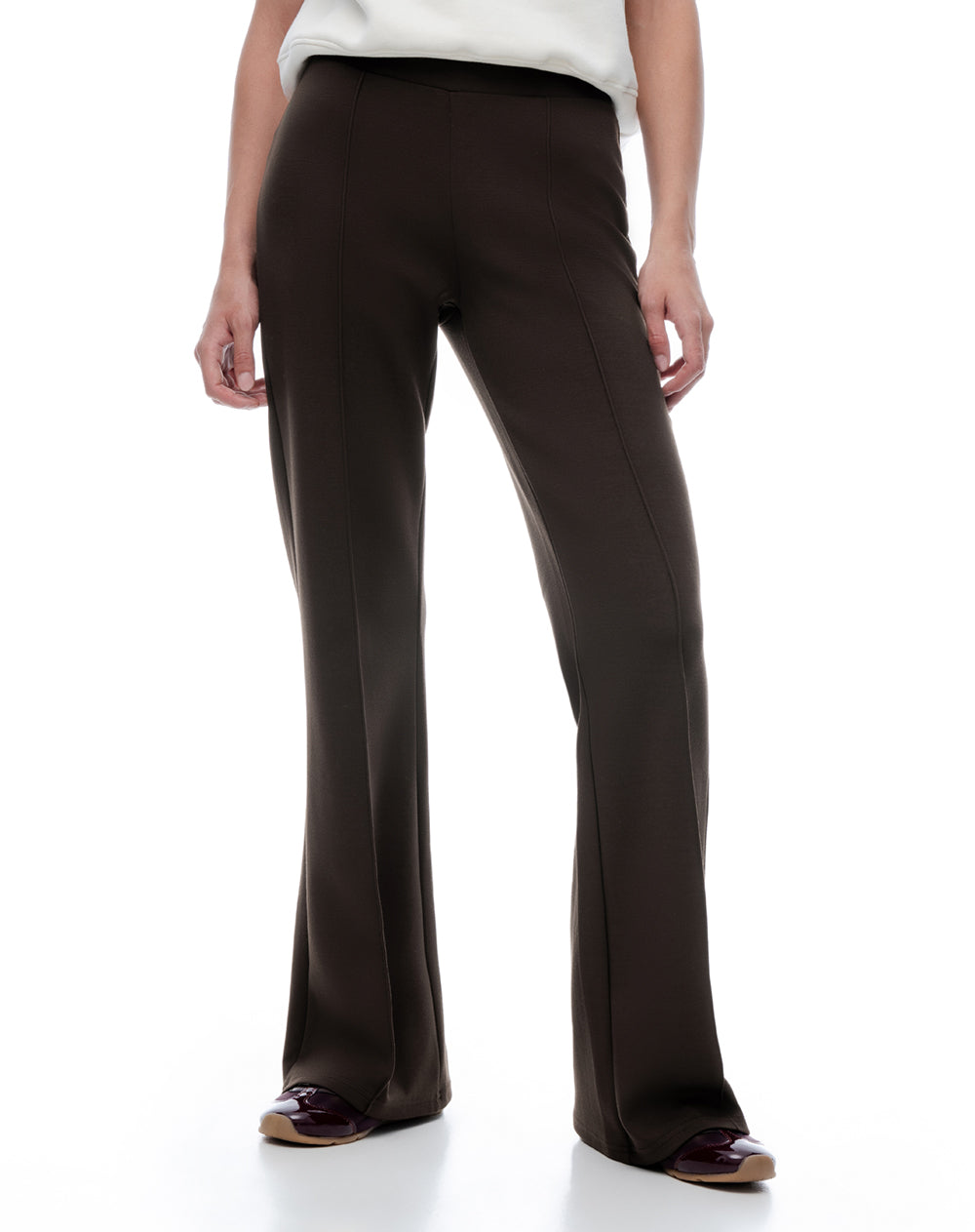 Pantalón tiro medio bota campana chocolate mujer