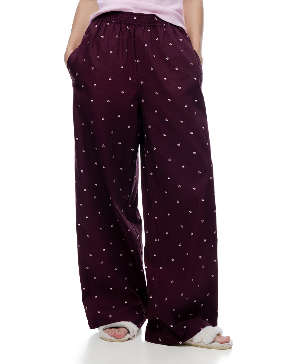 Pantalón regular tiro medio vinotinto estampado mujer