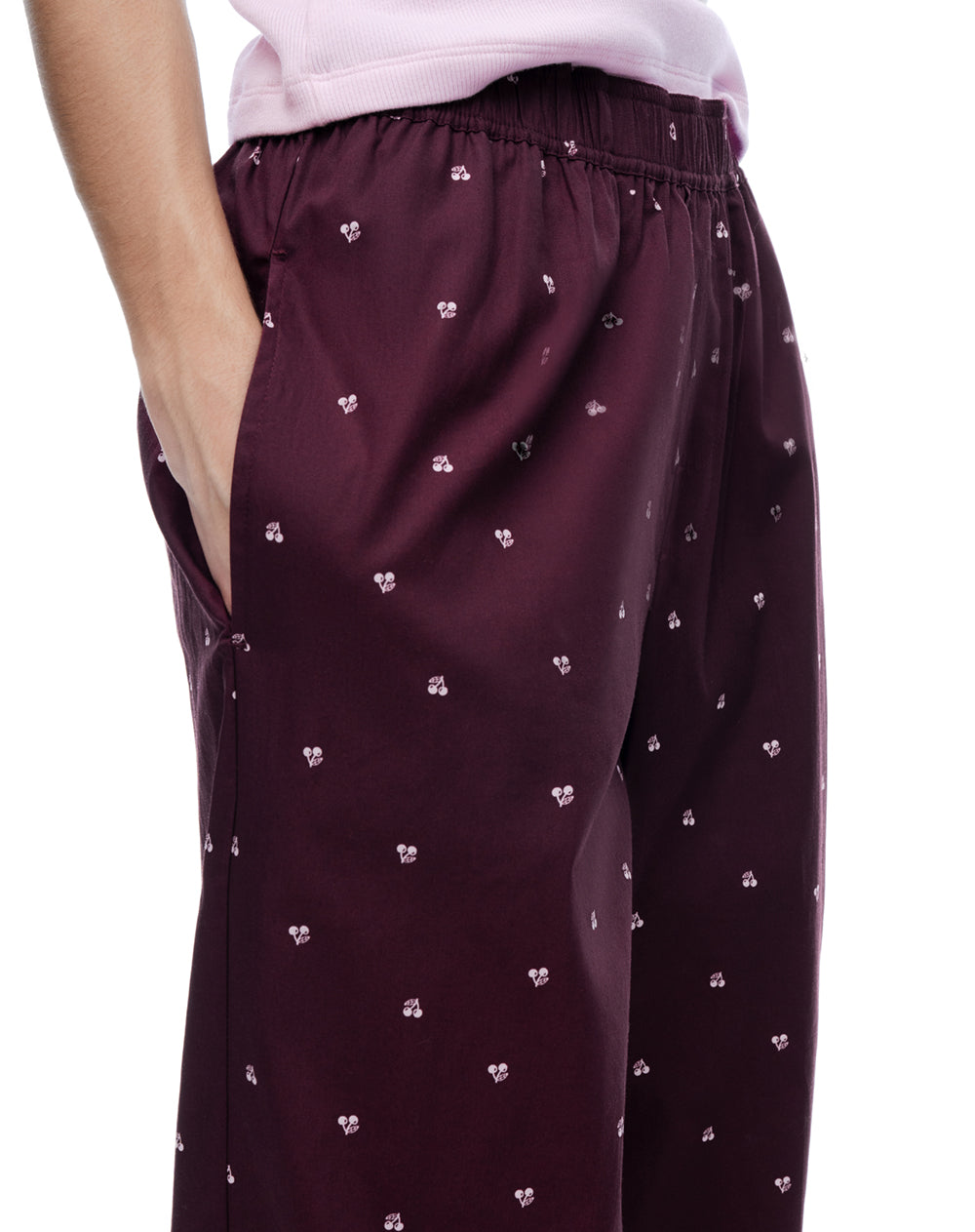 Pantalón regular tiro medio vinotinto estampado mujer