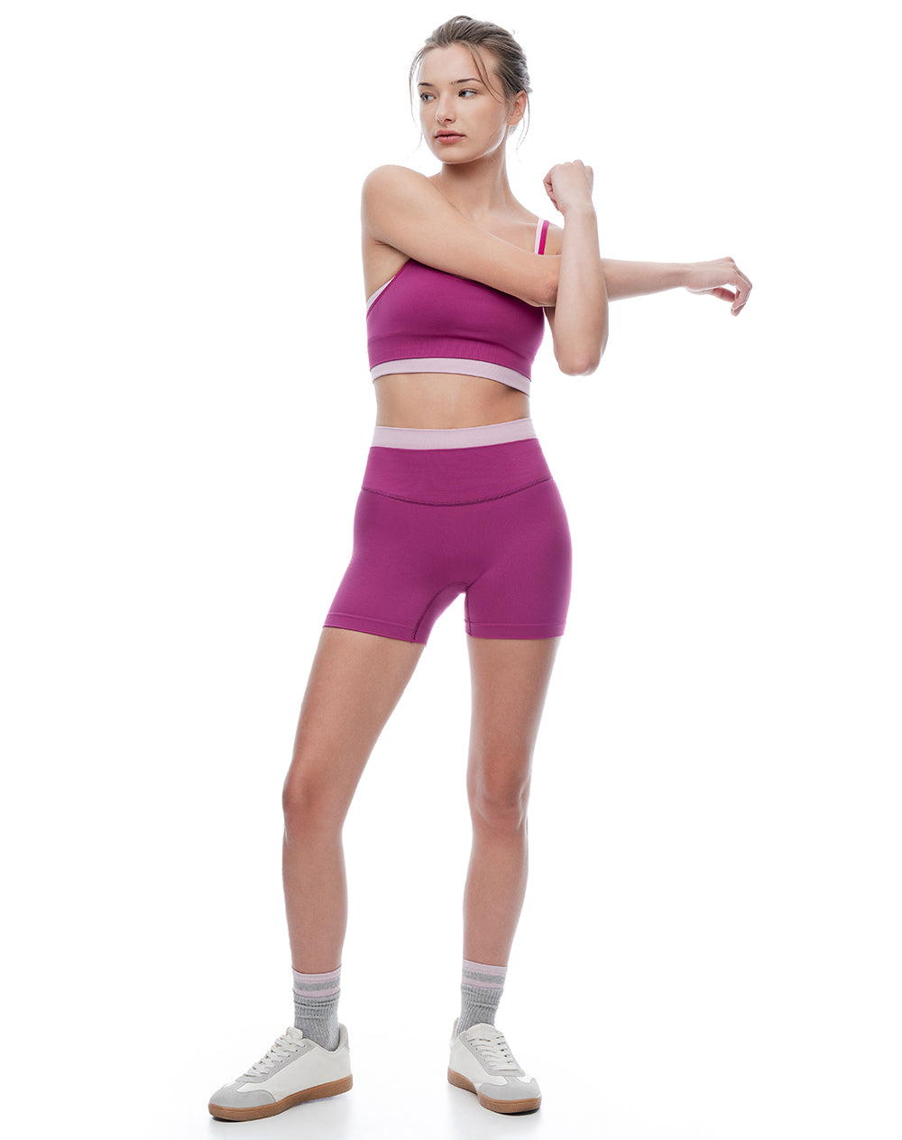 Top en tiras delgadas soporte medio fucsia