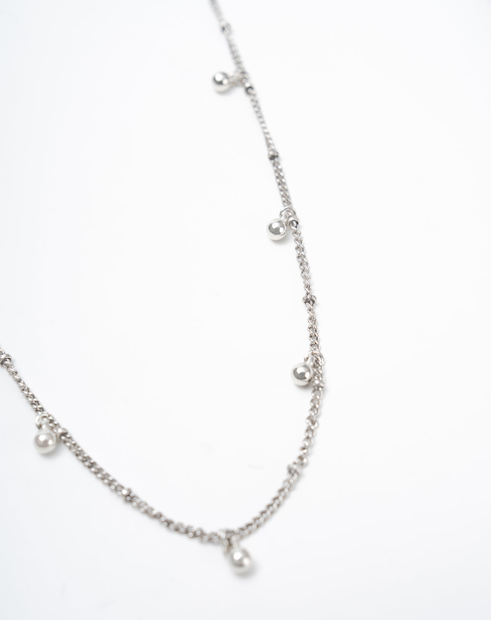 Collar plateado