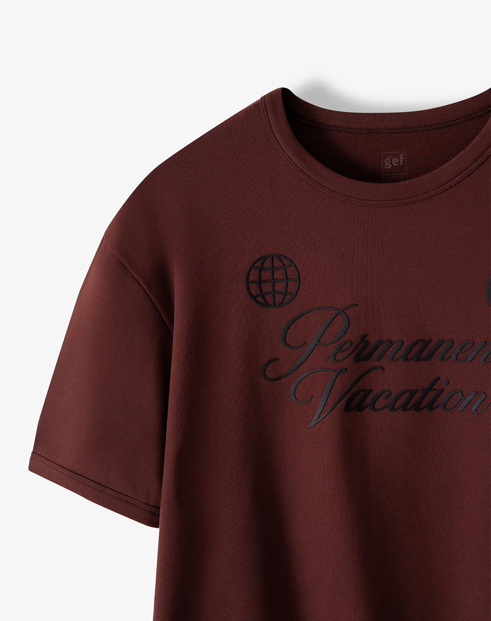 Camiseta regular fit manga corta vinotinto