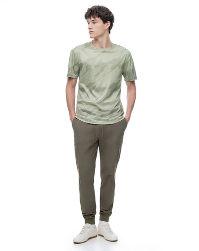 Jogger relaxed tiro medio café hombre