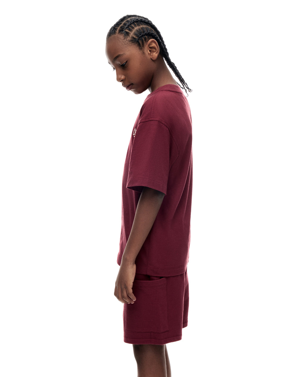 Conjunto pantalon corto camiseta vinotinto niño