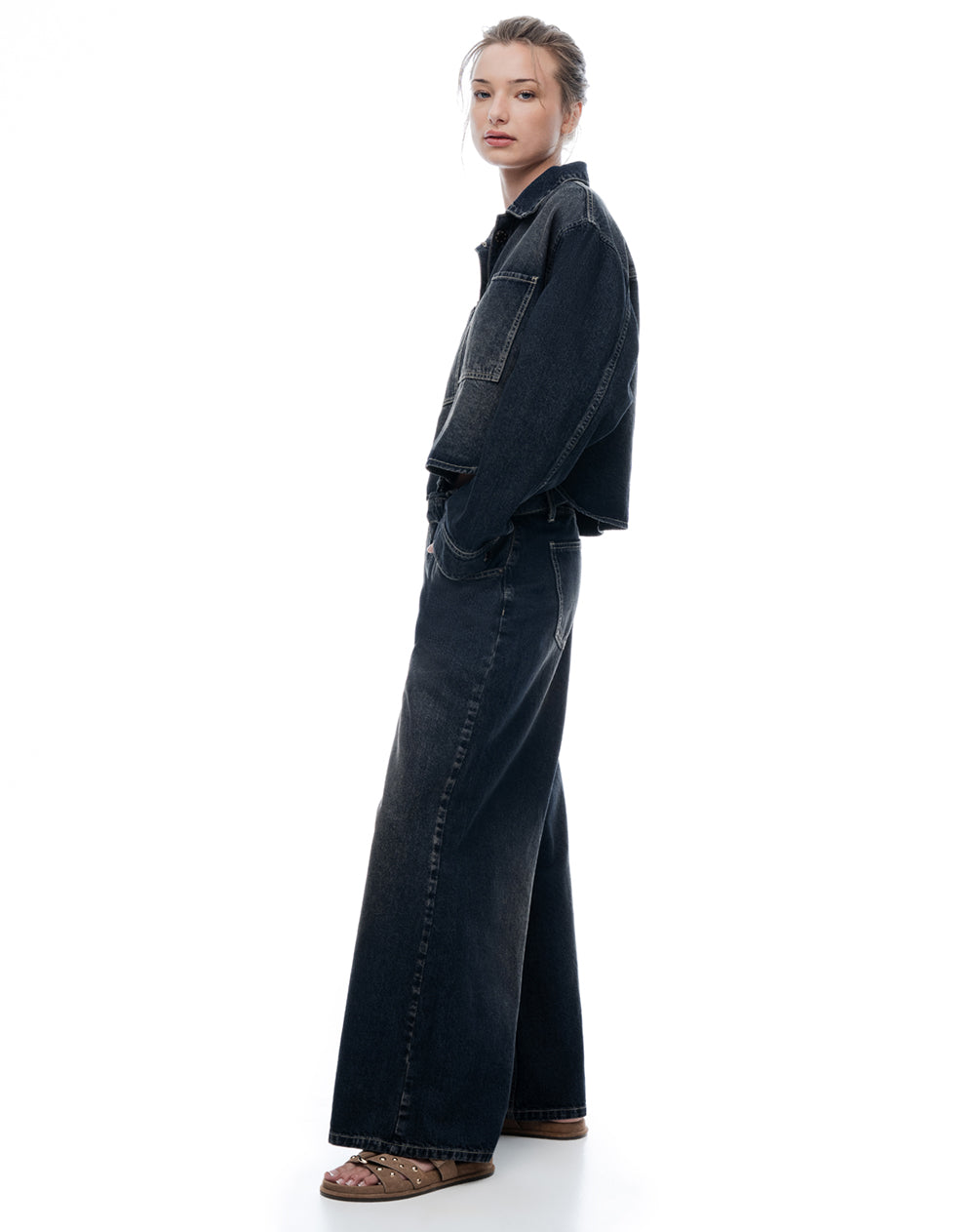 Jean wide leg tiro medio índigo oscuro mujer
