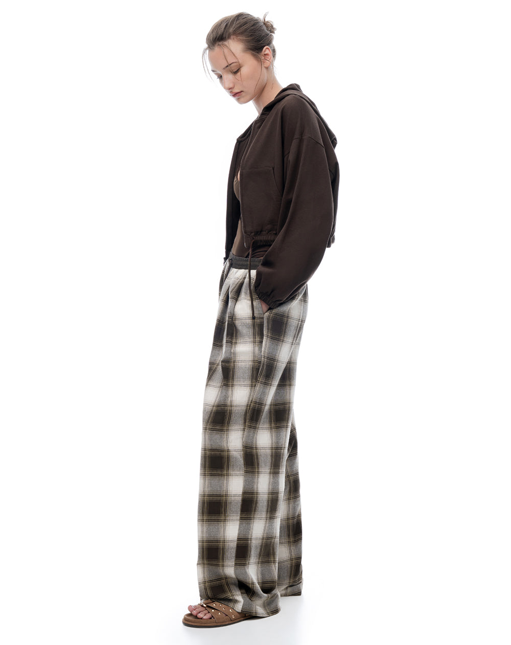 Pantalón tiro medio cuadros mujer