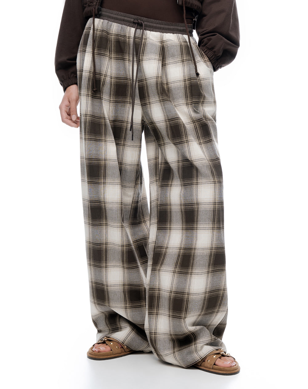 Pantalón tiro medio cuadros mujer