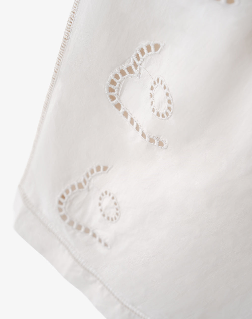 Pantalón regular tiro medio arena mujer
