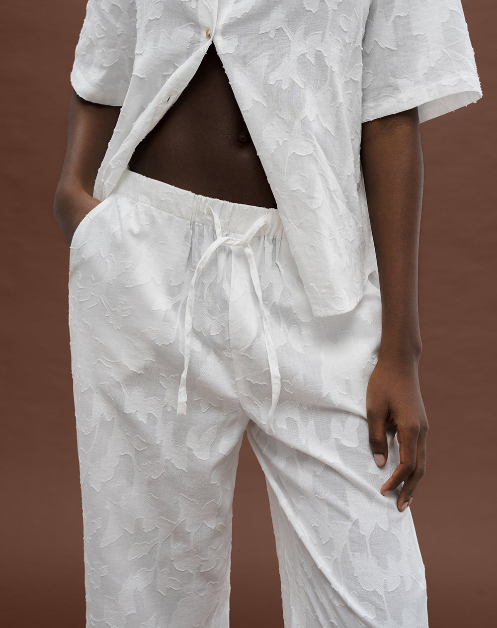 Pantalón wide leg tiro medio algodón con cordón de ajuste habano para mujer