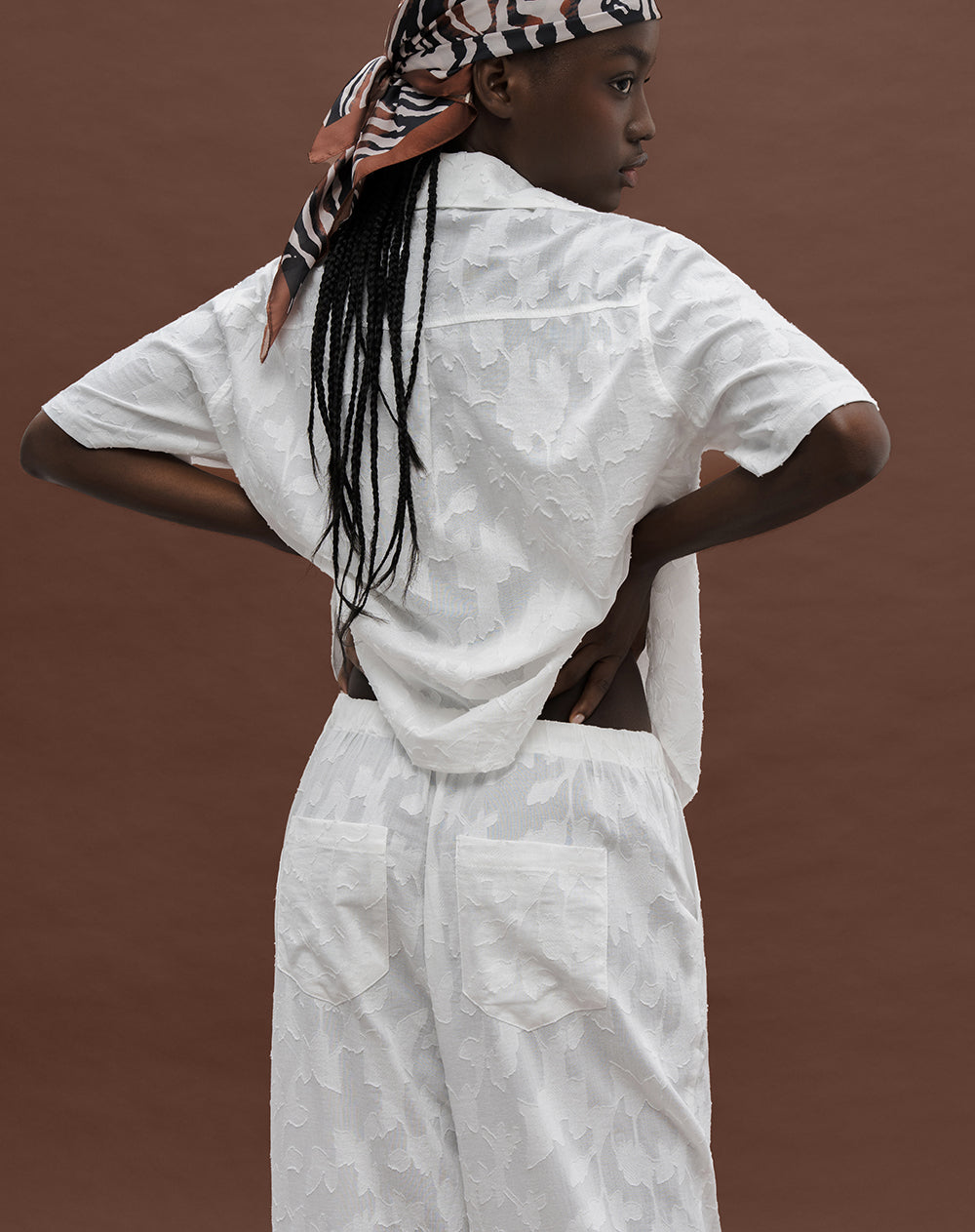 Pantalón wide leg tiro medio algodón con cordón de ajuste habano para mujer