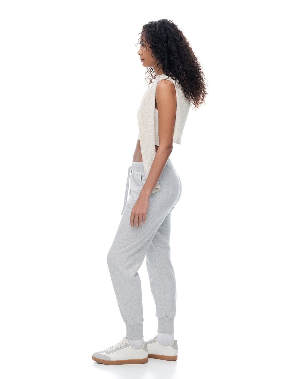 Jogger slim tiro medio gris mujer