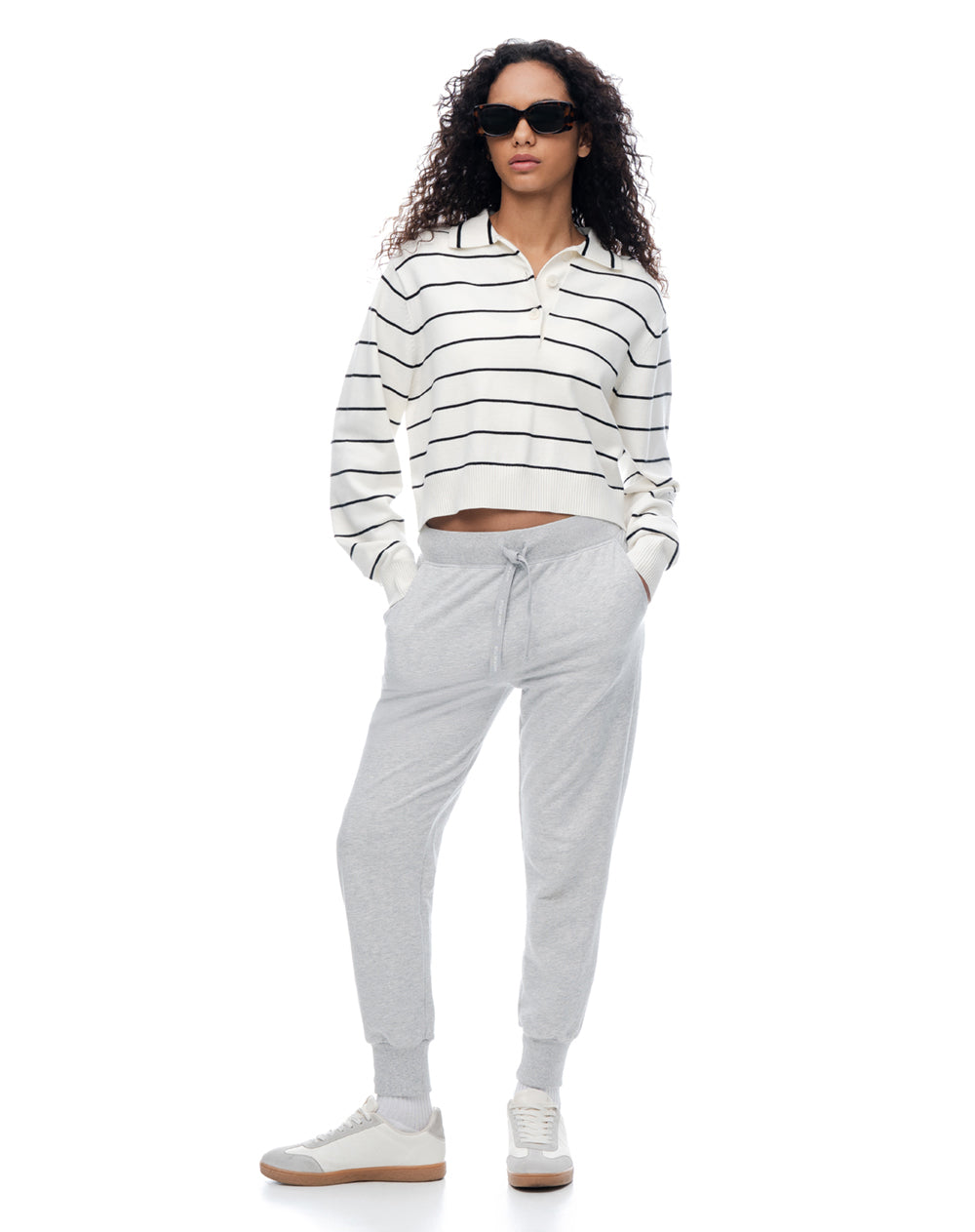 Jogger slim tiro medio gris mujer