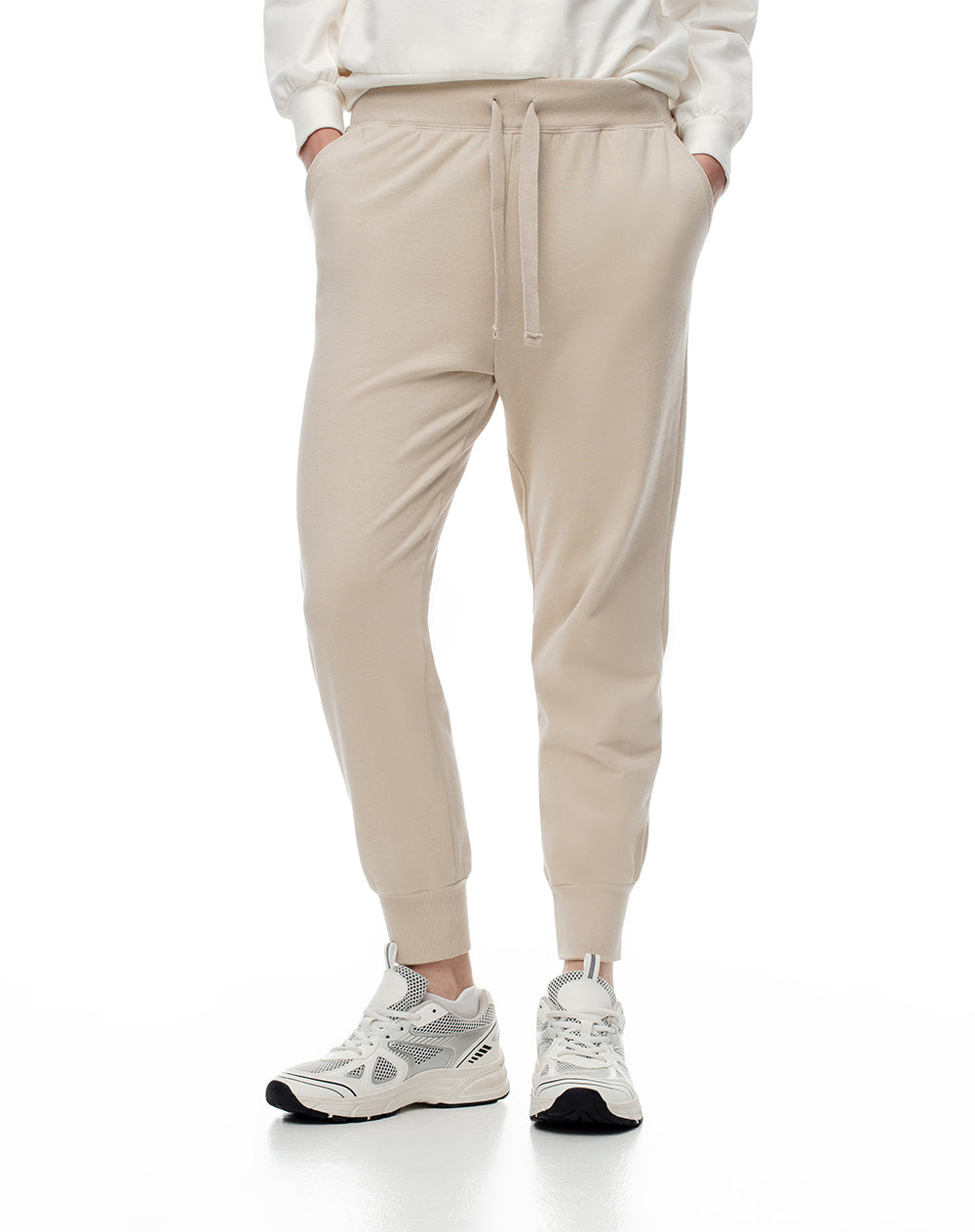 Jogger slim fit tiro medio habano