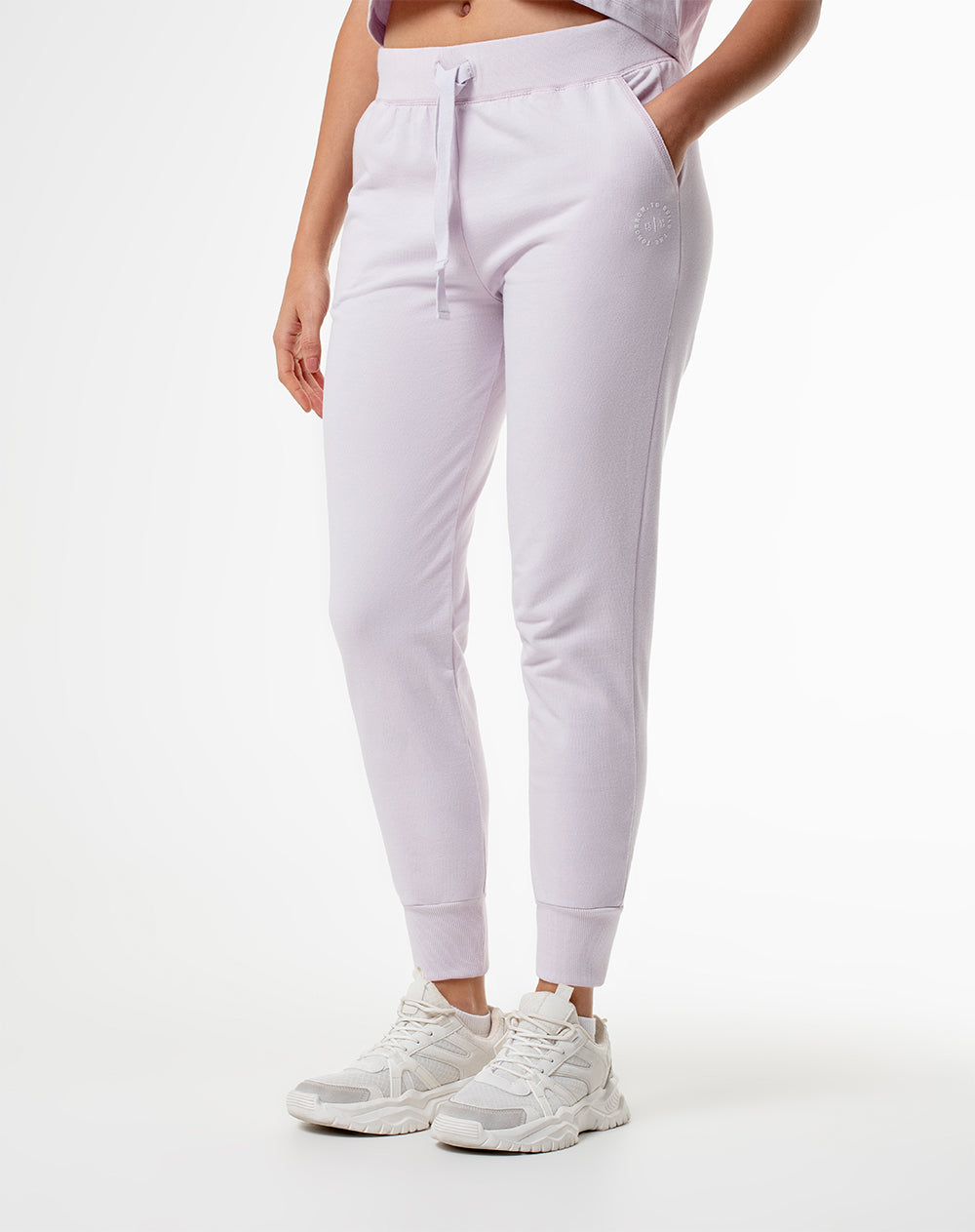 Jogger slim fit tiro medio lila claro