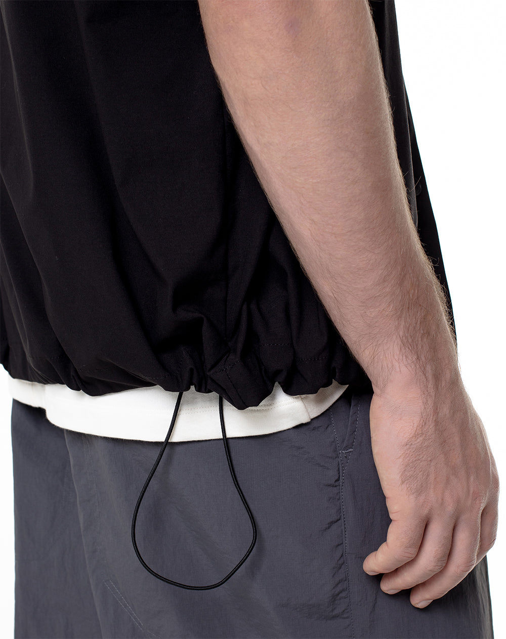 Camisa regular fit manga corta negra