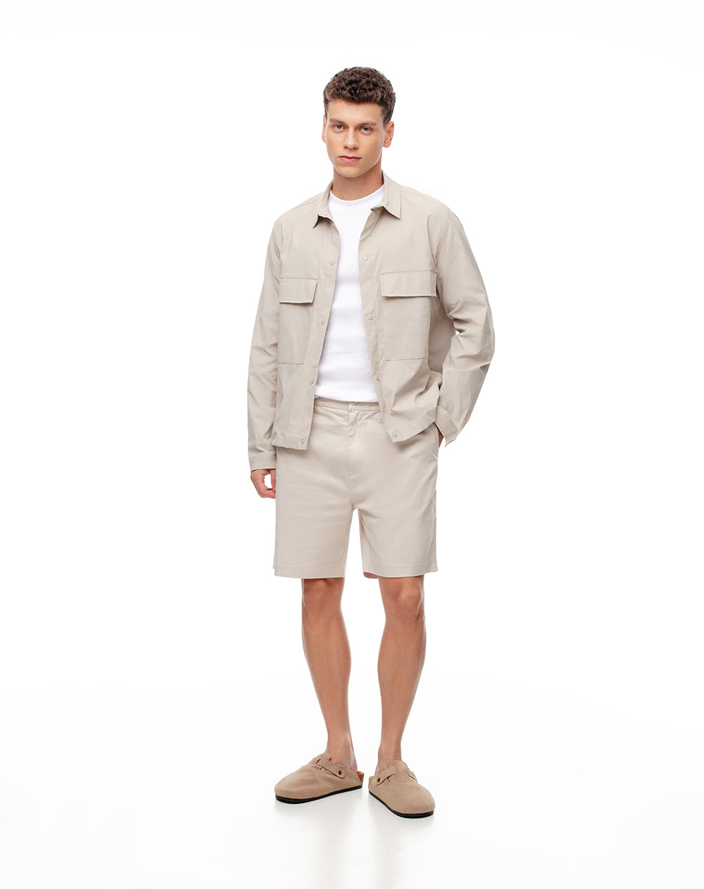 Bermuda regular agodón arena hombre