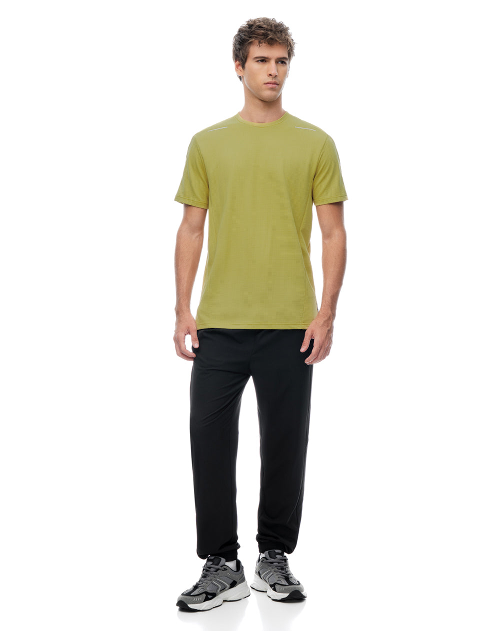 Camiseta deportiva control humedad amarilla hombre