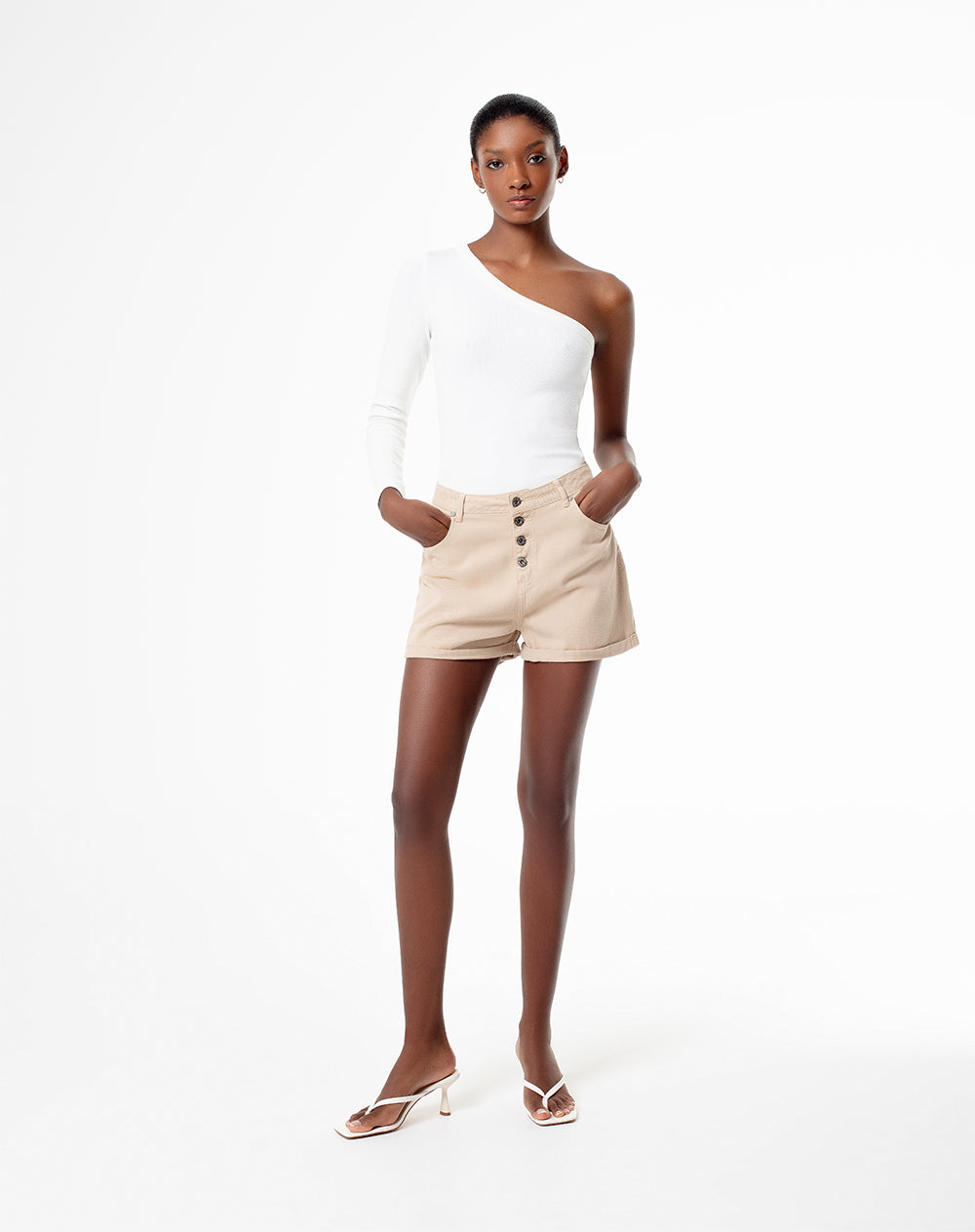 Short kaki