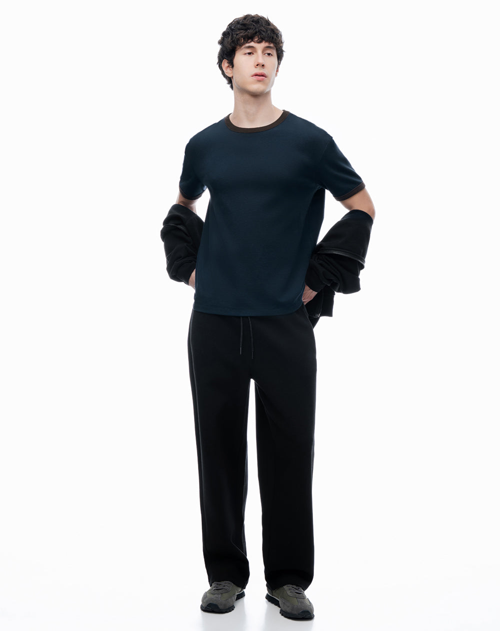 Jogger tiro medio negra hombre