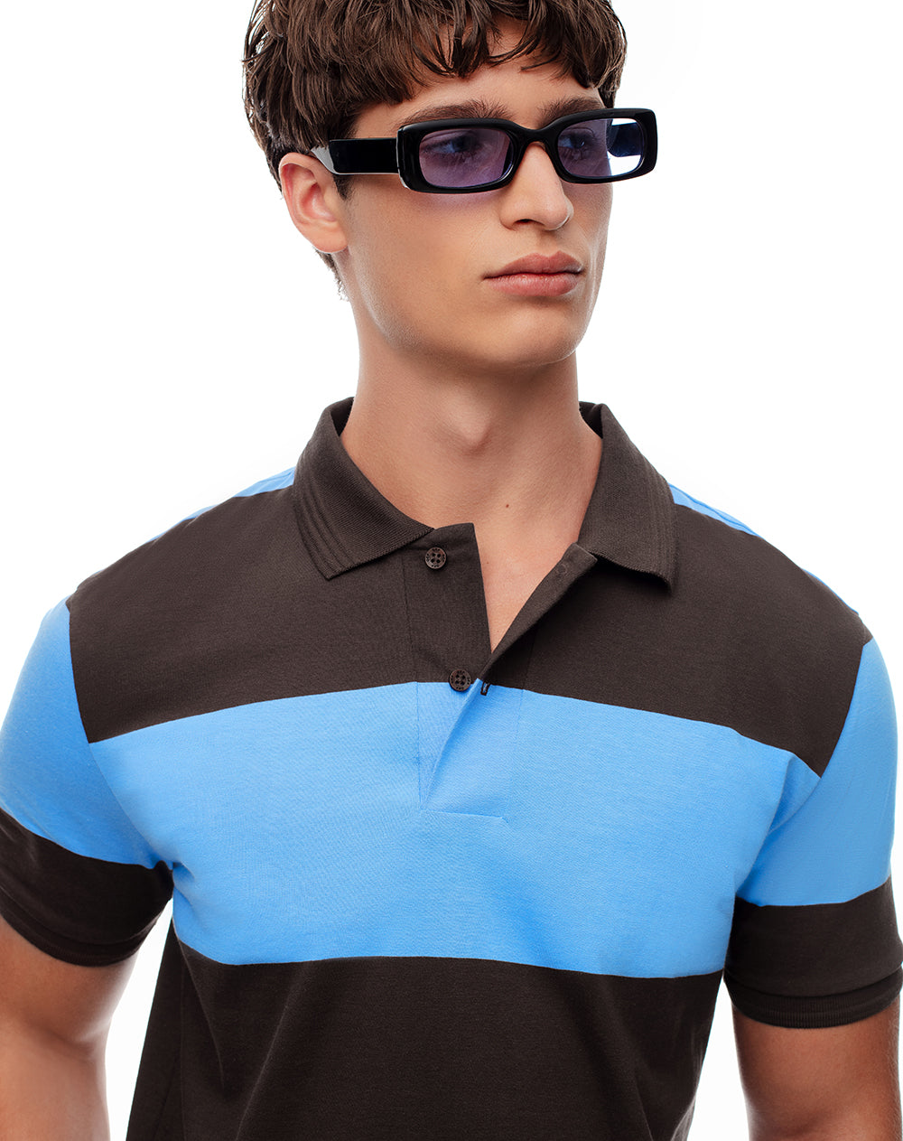 Polo regular fit azul con rayas