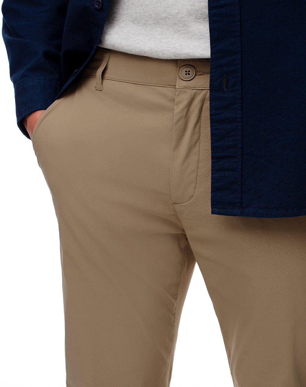 Pantalón regular fit tiro medio khaki