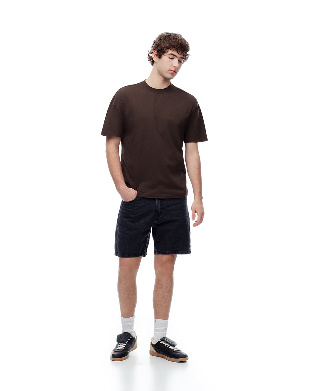 Camiseta regular fit manga corta chocolate