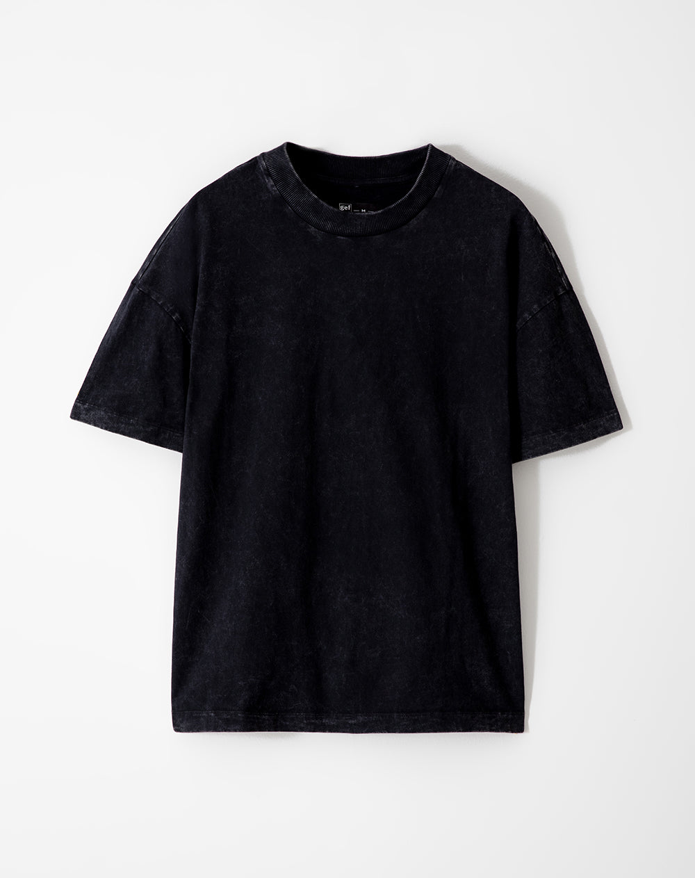 Camiseta regular fit manga corta negra