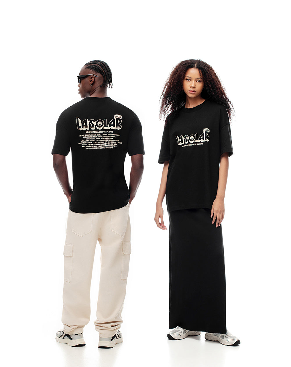 Camiseta regular fit manga corta negra