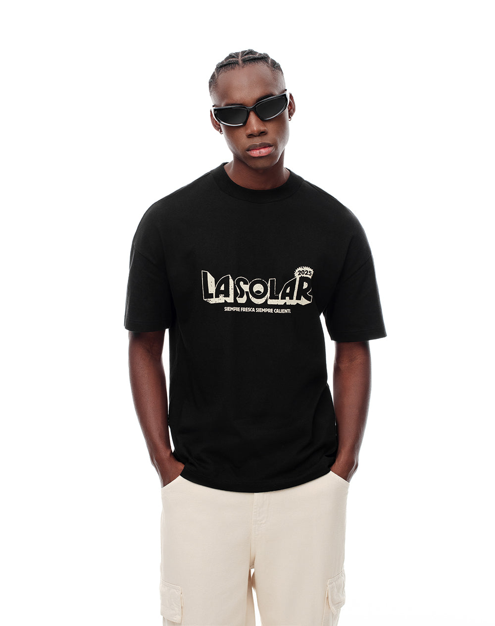Camiseta regular fit manga corta negra