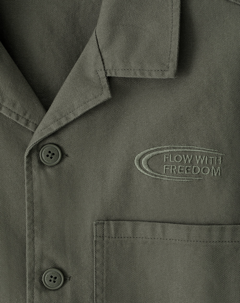 Camisa regular fit manga corta café