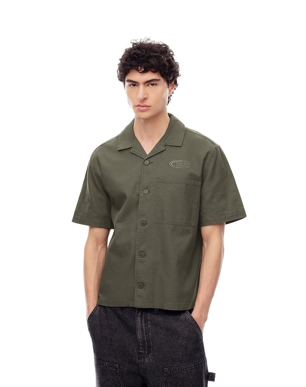Camisa regular fit manga corta café