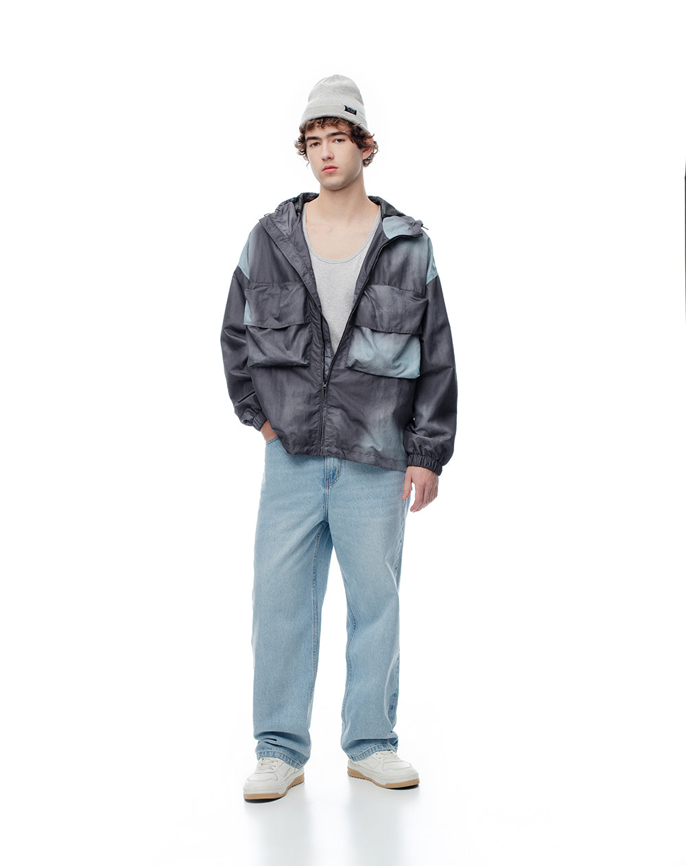 Chaqueta regular fit con capucha gris estampado
