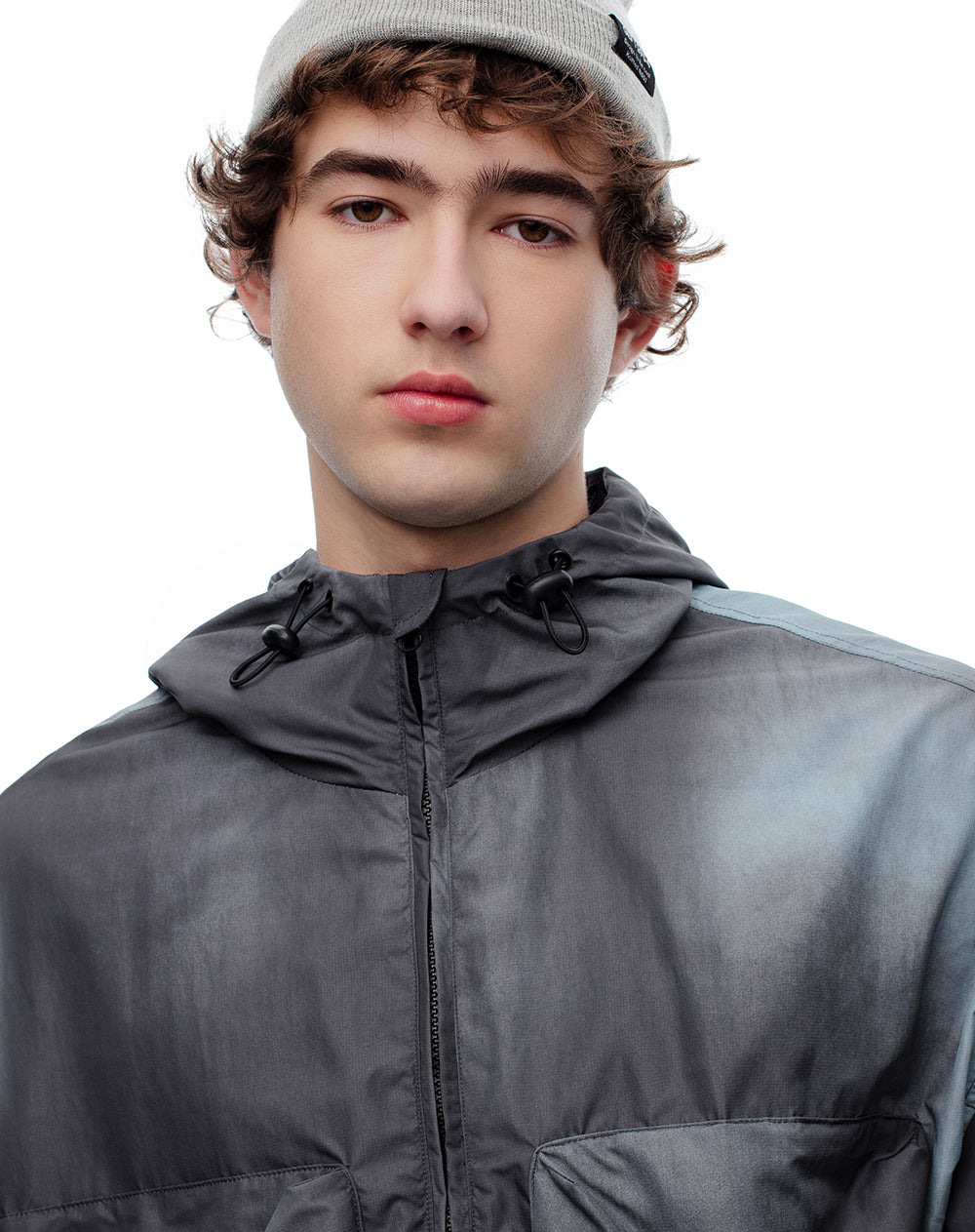 Chaqueta regular fit con capucha gris estampado