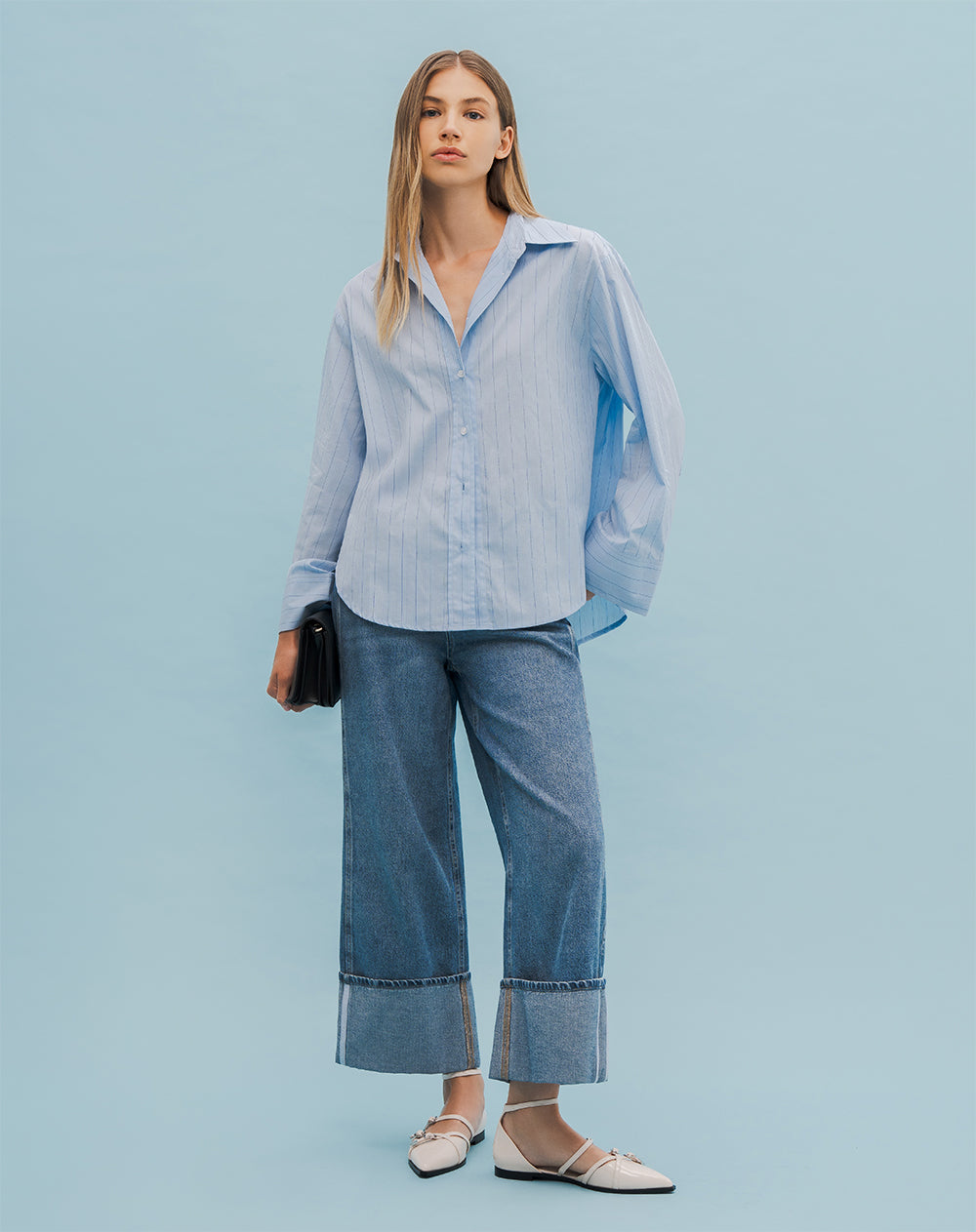 Camisa oversized fit manga larga azul con rayas